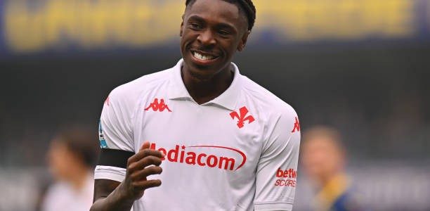 رسميًا.. فيورنتينا يعلن جاهزية مويس كين للمشاركة مع الفريق