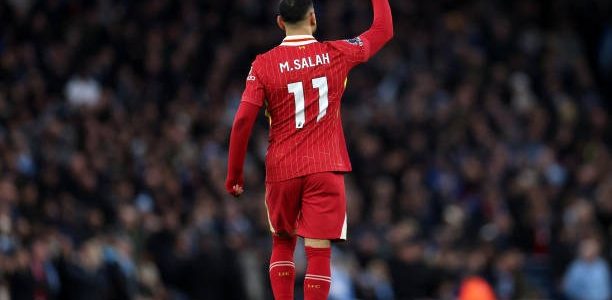 صلاح ينافس على جائزة لاعب الشهر في البريميرليج