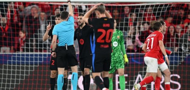 كوبارسي يورط برشلونة أمام بنفيكا